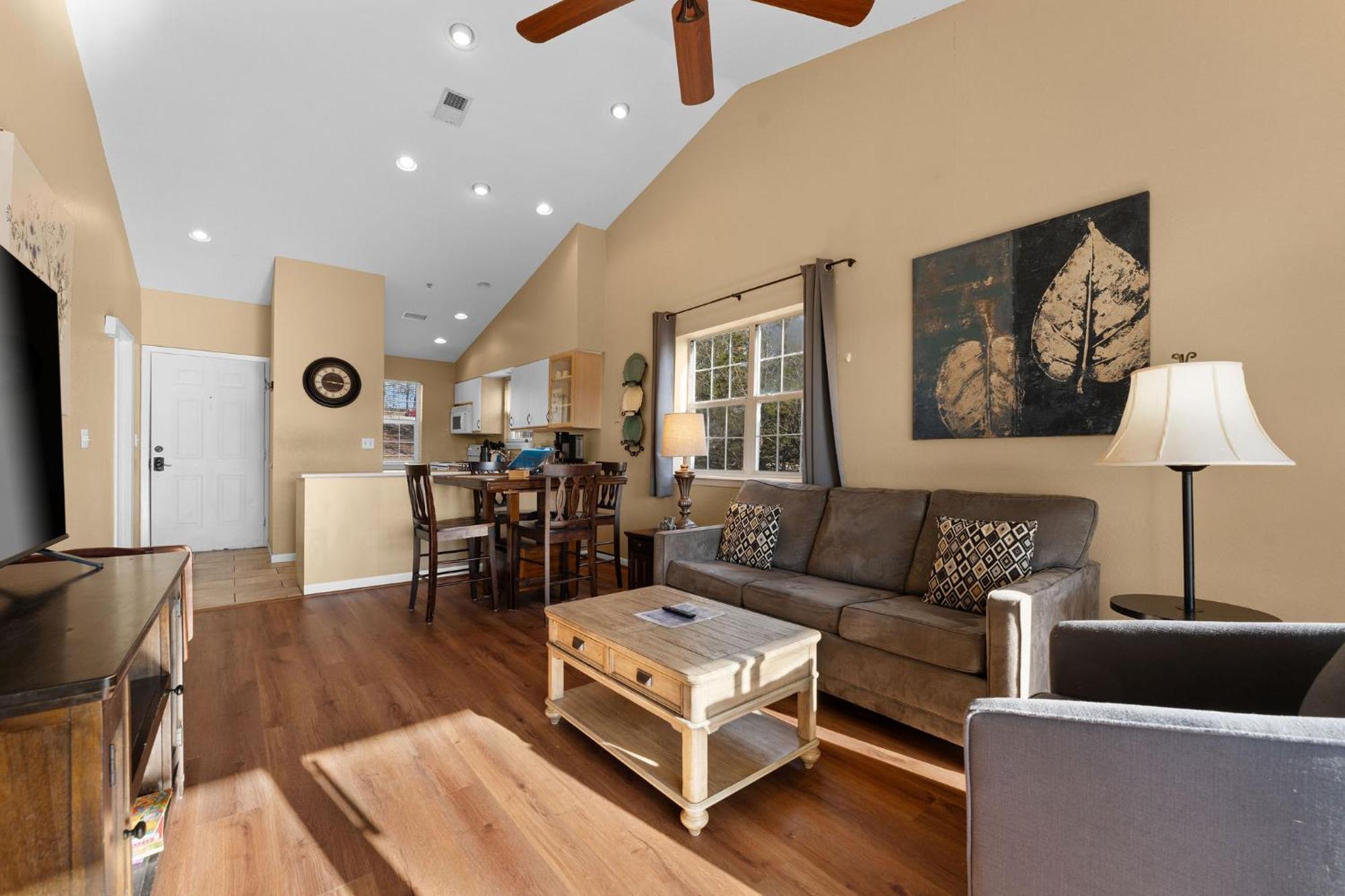 Cozy Top Floor 2Br Condo With View And Amenities!! Point Lookout Buitenkant foto