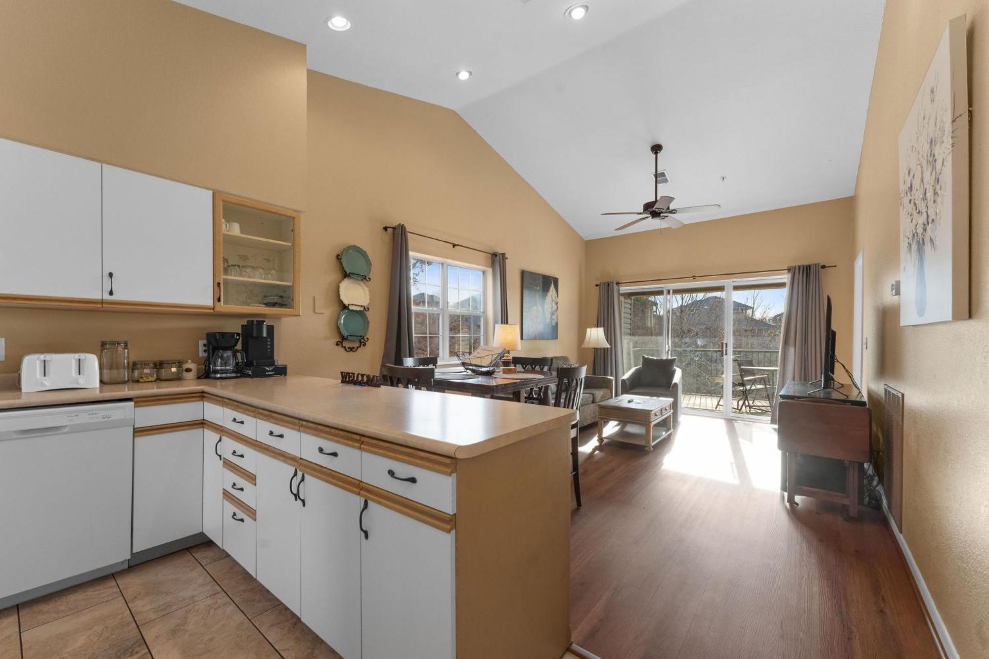 Cozy Top Floor 2Br Condo With View And Amenities!! Point Lookout Buitenkant foto